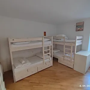 Impact House , Split Croatie
